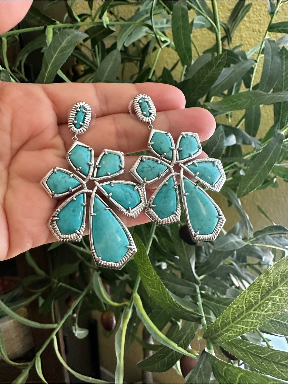 Kendra Scott Turquoise Floral Statement Drop Earrings - Picture 5 of 8